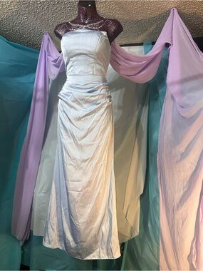 Elegant Strapless light blue Evening Gown with Draped Detail